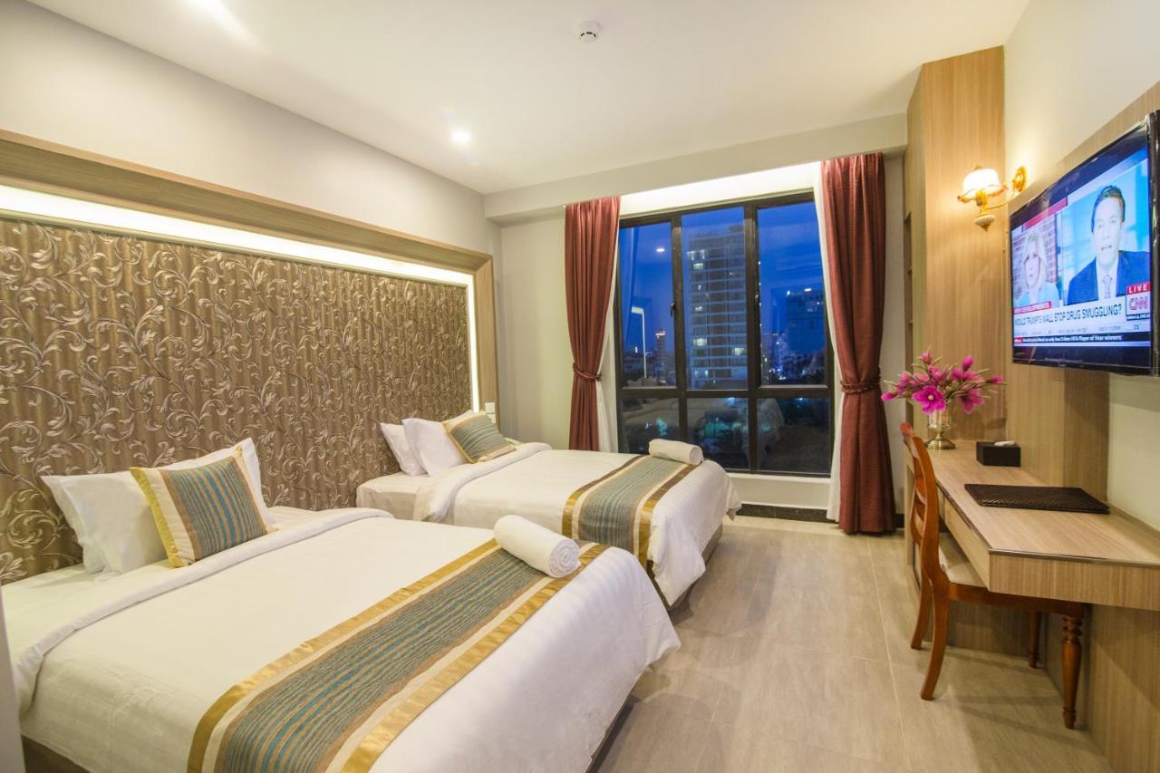 New York Hotel Пном Пен Екстериор снимка