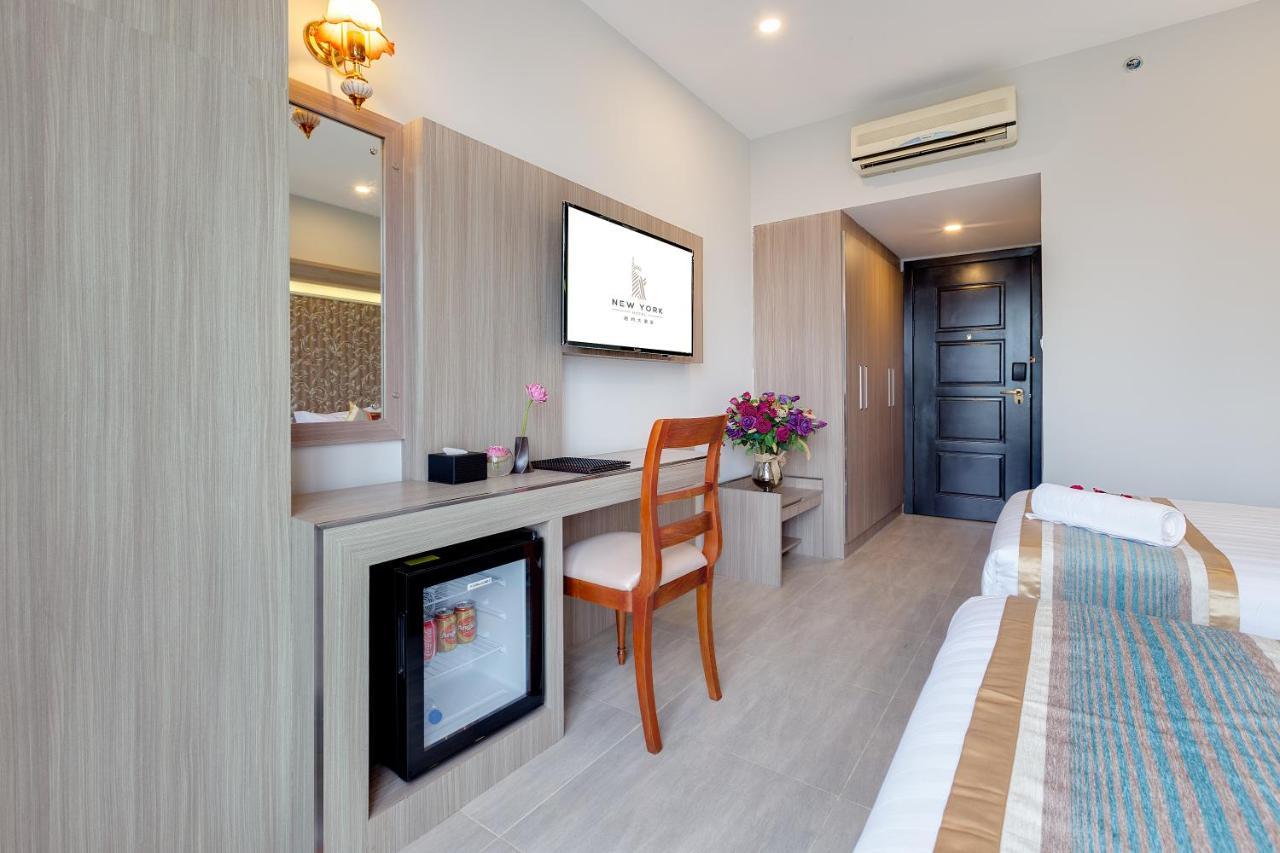 New York Hotel Пном Пен Екстериор снимка