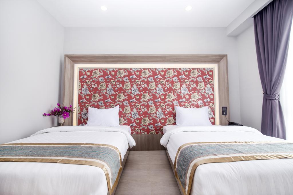 New York Hotel Пном Пен Екстериор снимка